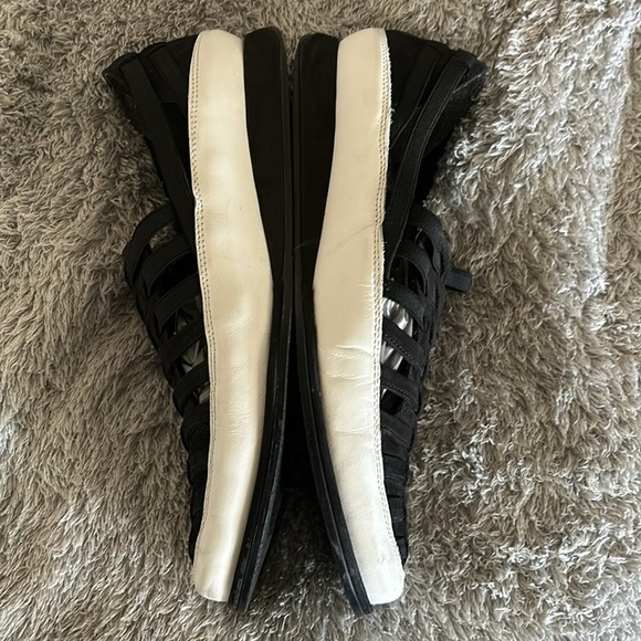 Stuart Weitzman Suede Woven‎ Slip-on  shoe - Picture 7 of 9